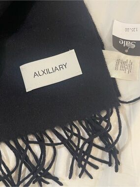 NWT 100% Cashmere Large Scarf/Wrap, Black